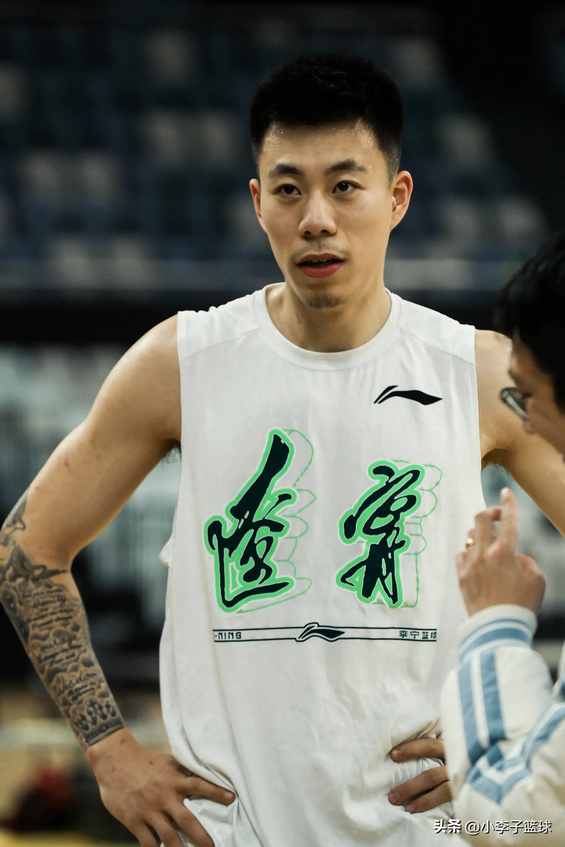 体育视频直播-赛地聚焦——CBA季后赛转会期热度飙升，上海久事远射贴柱，悬念犹存，团队化学反应显著的简单介绍