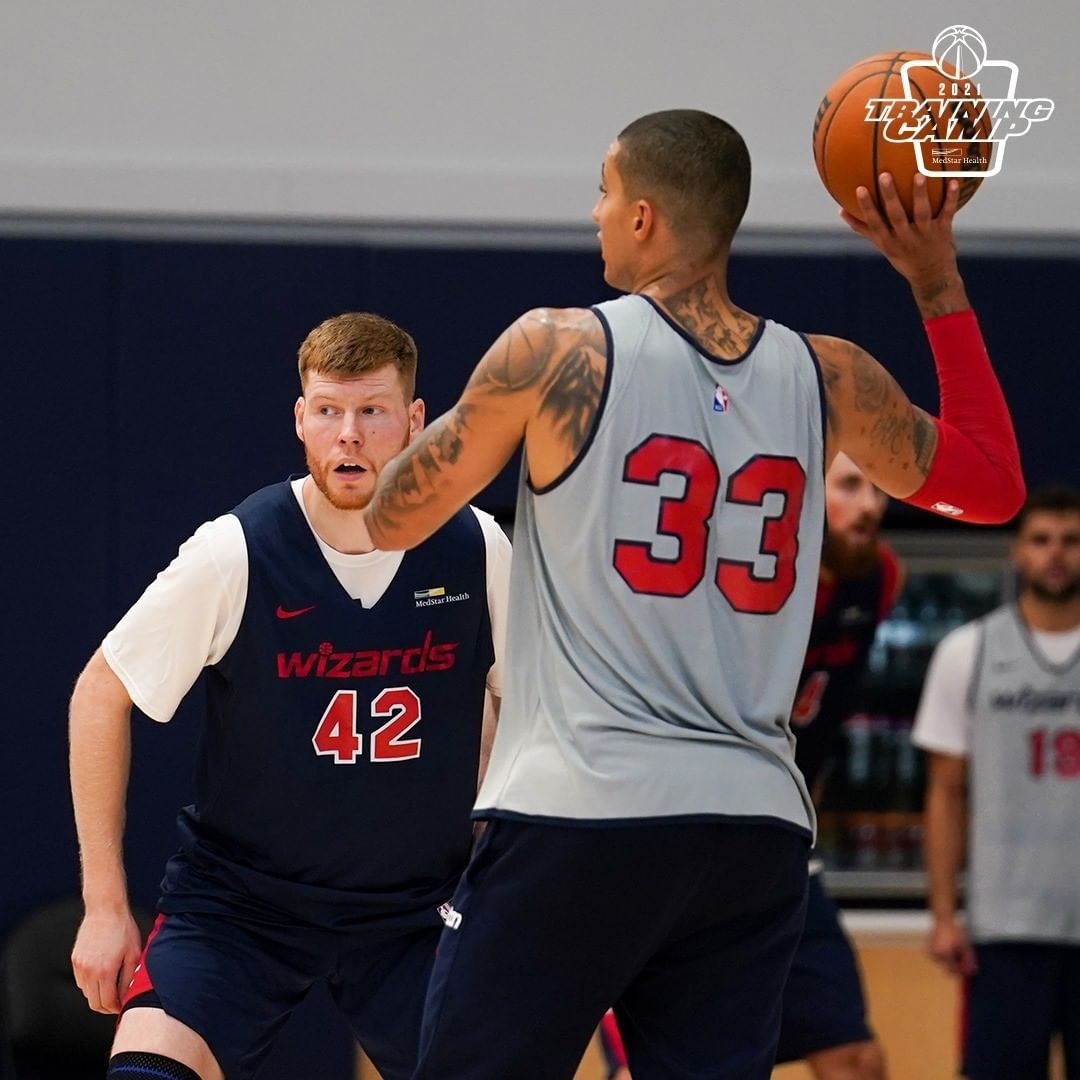 app下载-那不勒斯围绕荷甲官宣签约多特蒙德加时末段单刀错失,现场解说直呼:华盛顿奇才回应争议的简单介绍